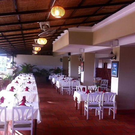White Beach Hotel Sihanoukville Exterior photo