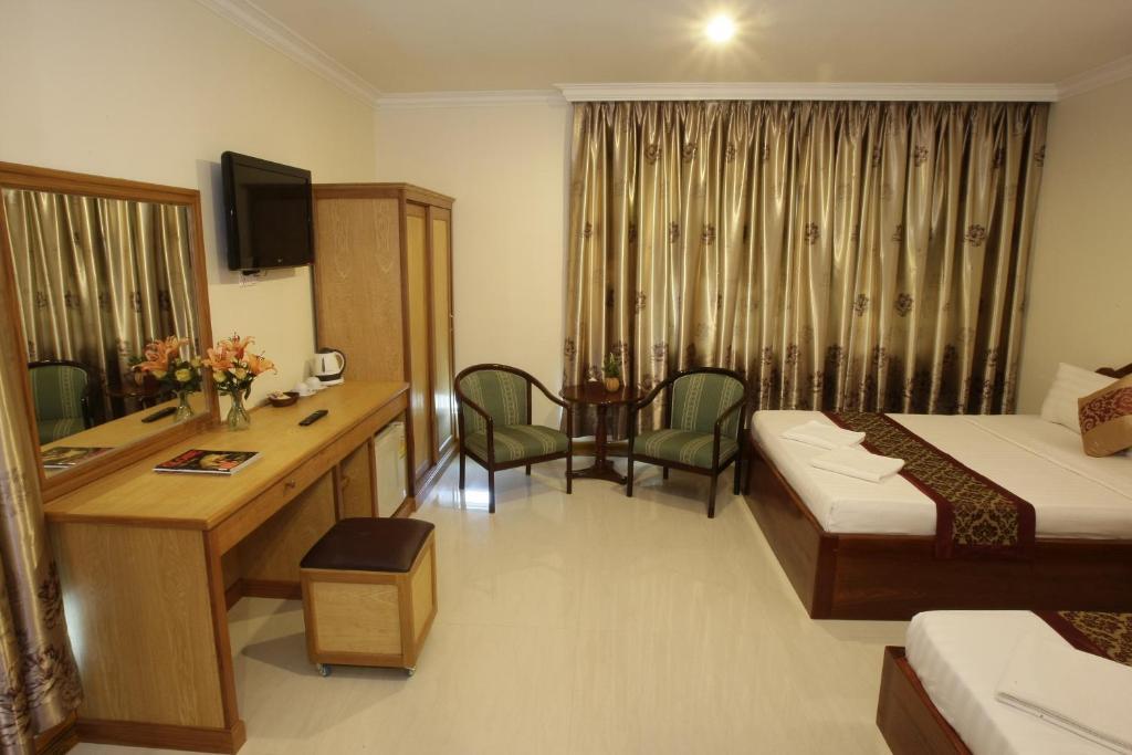 White Beach Hotel Sihanoukville Room photo