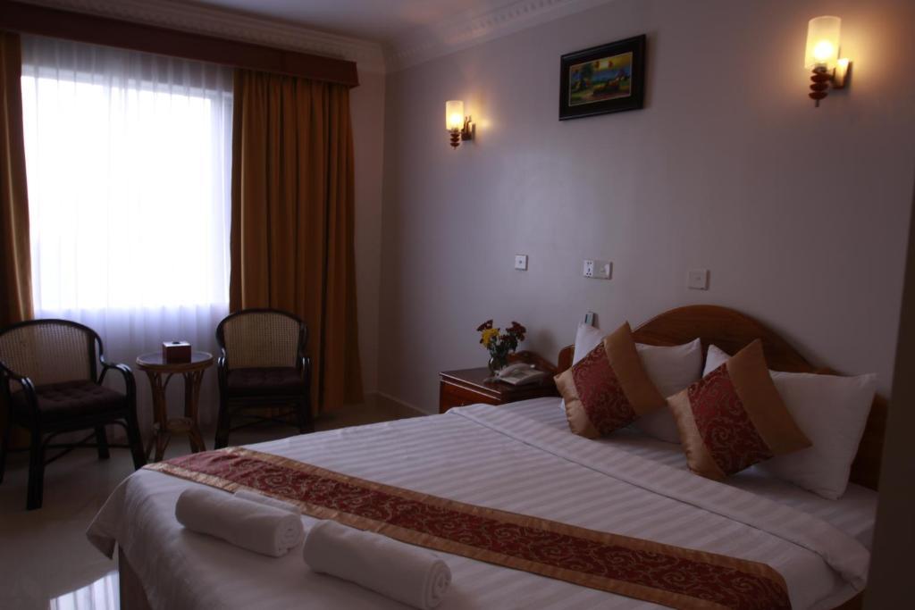 White Beach Hotel Sihanoukville Exterior photo