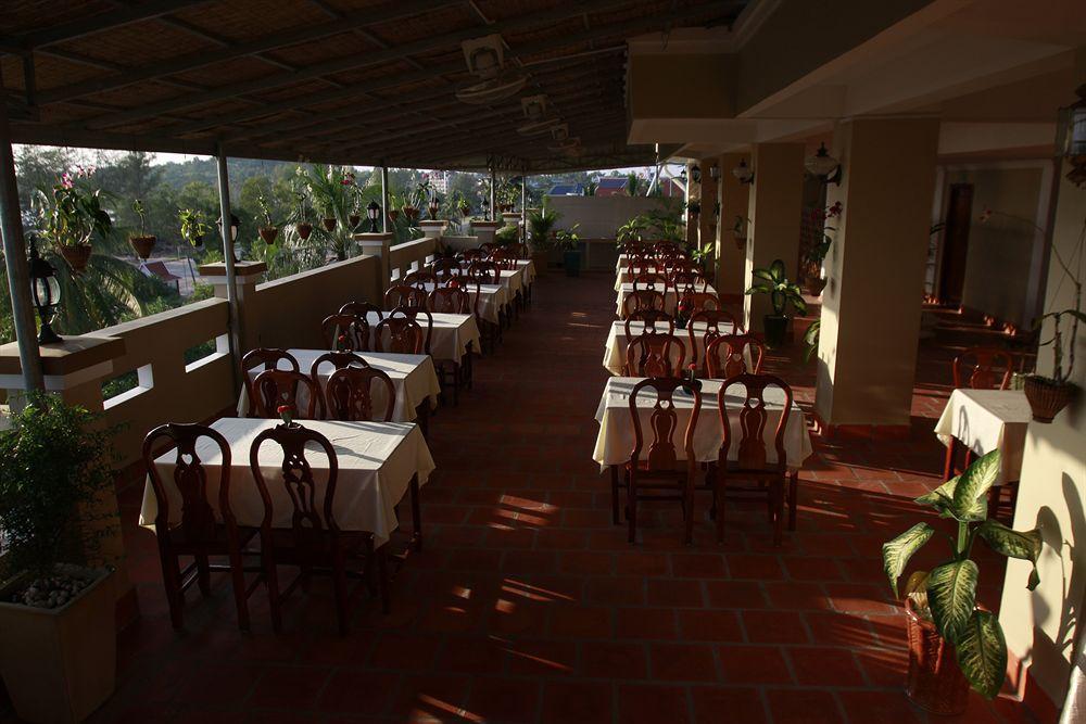 White Beach Hotel Sihanoukville Exterior photo