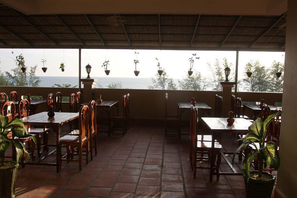 White Beach Hotel Sihanoukville Exterior photo