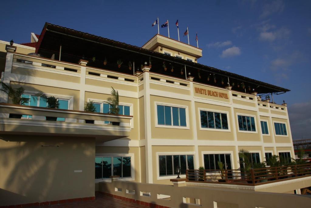White Beach Hotel Sihanoukville Exterior photo