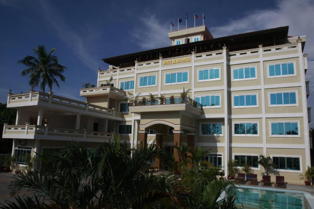 White Beach Hotel Sihanoukville Exterior photo
