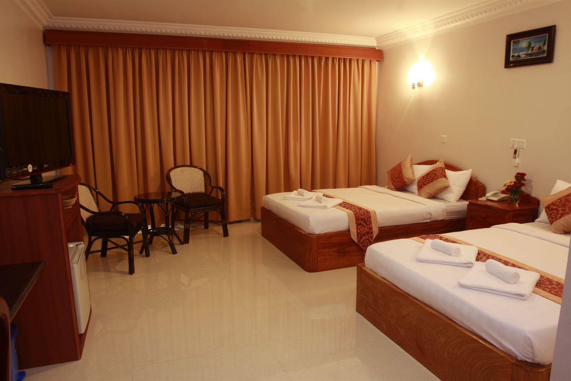 White Beach Hotel Sihanoukville Exterior photo