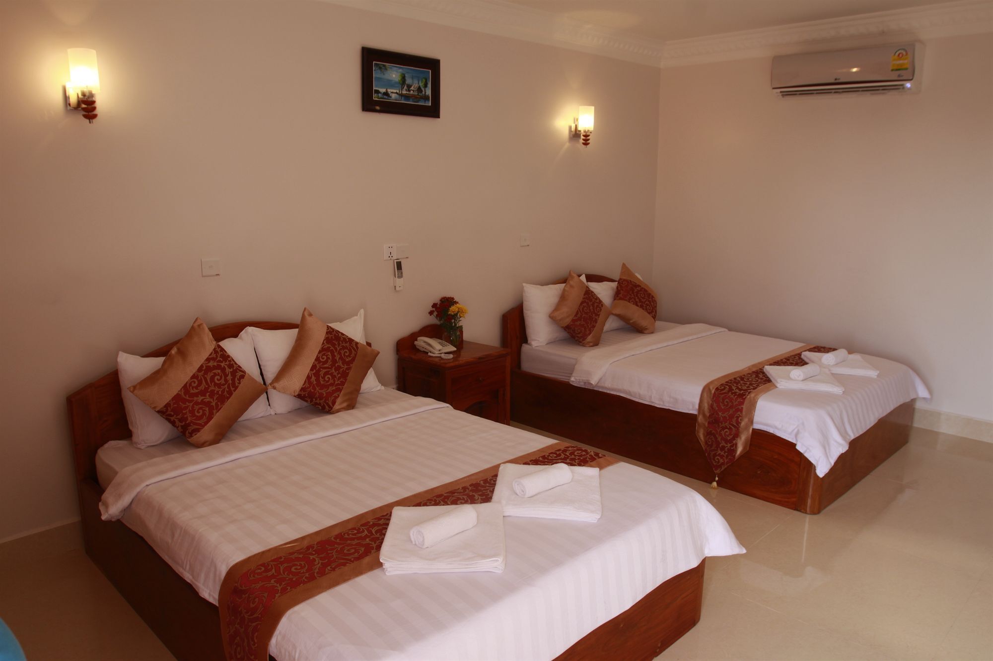 White Beach Hotel Sihanoukville Exterior photo
