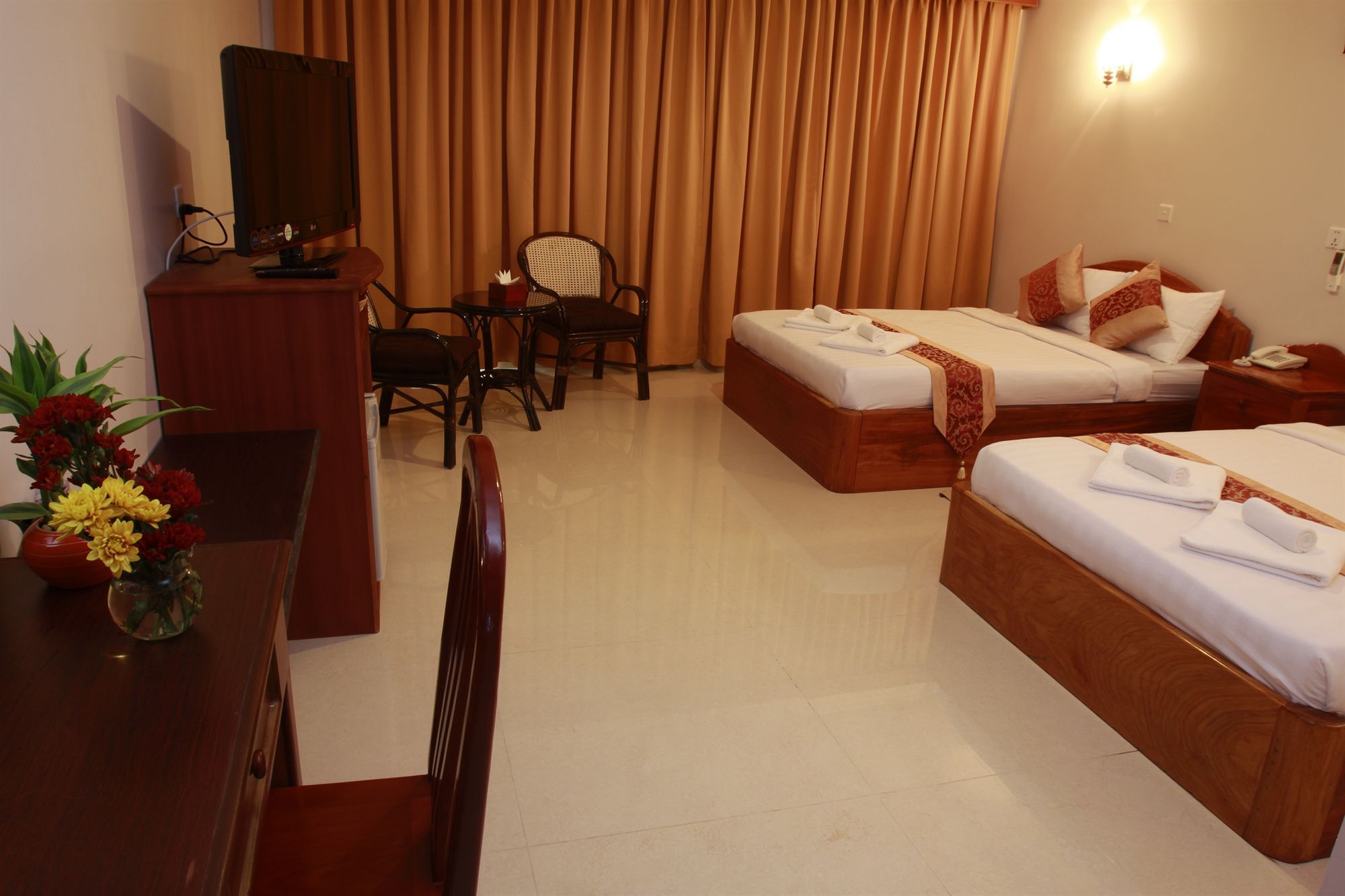 White Beach Hotel Sihanoukville Exterior photo